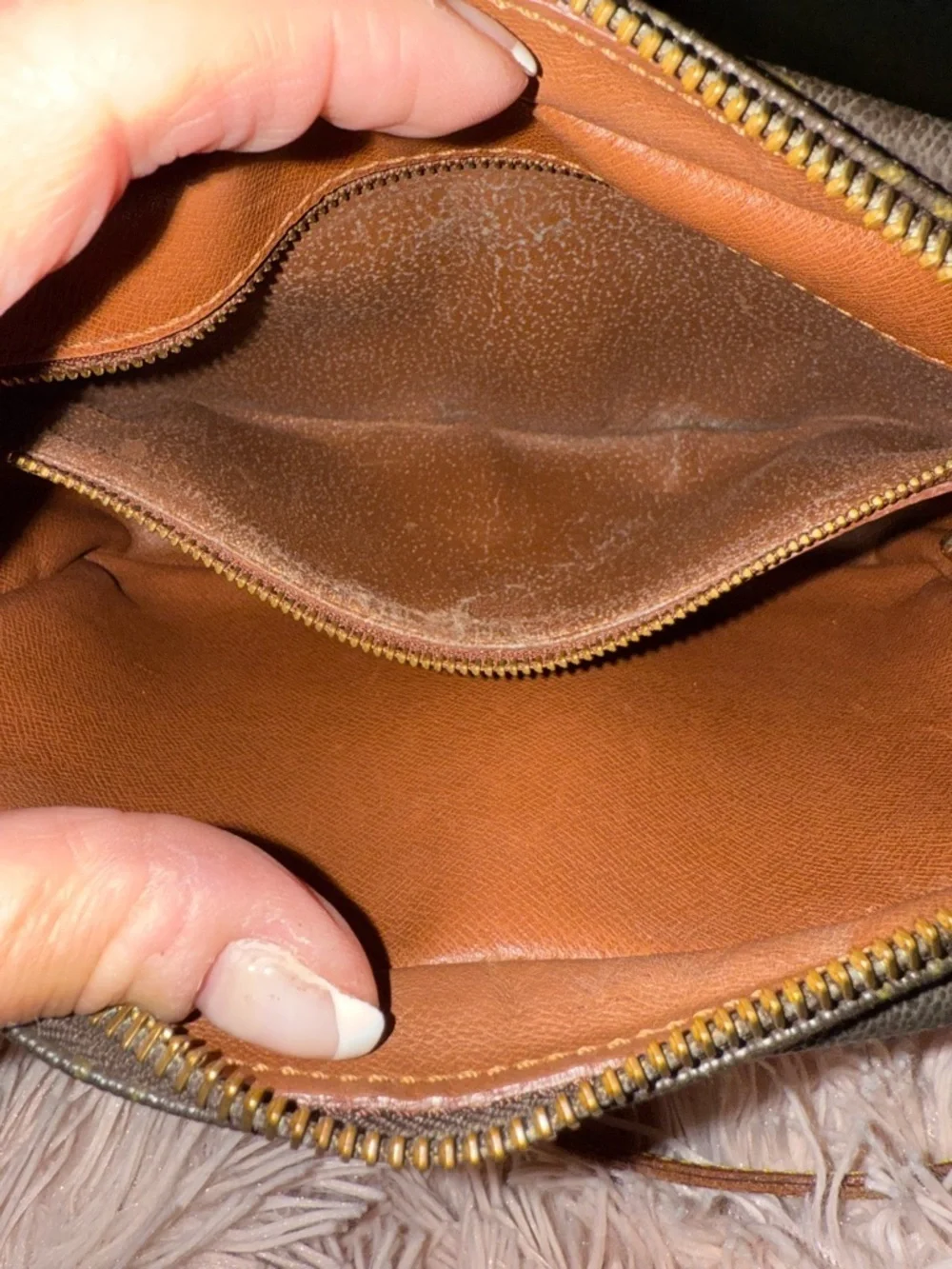 Auth LOUIS VUITTON Mono Canvas Trocadero camera Crossbody. A‎ rating MSRP $2700